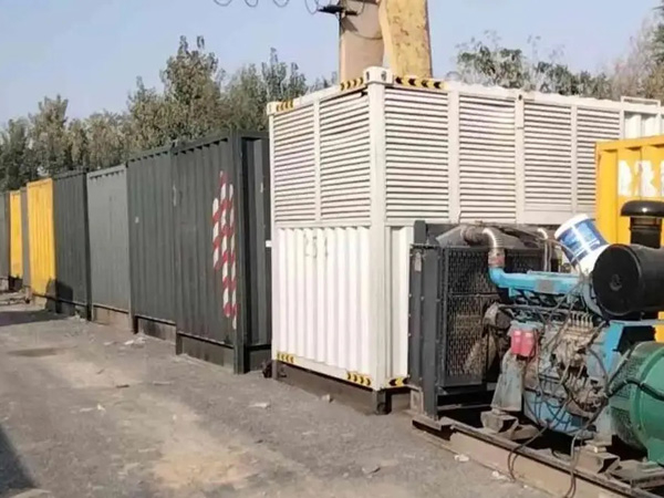 东洲200KW柴油发电机机组每小时油耗是多少？